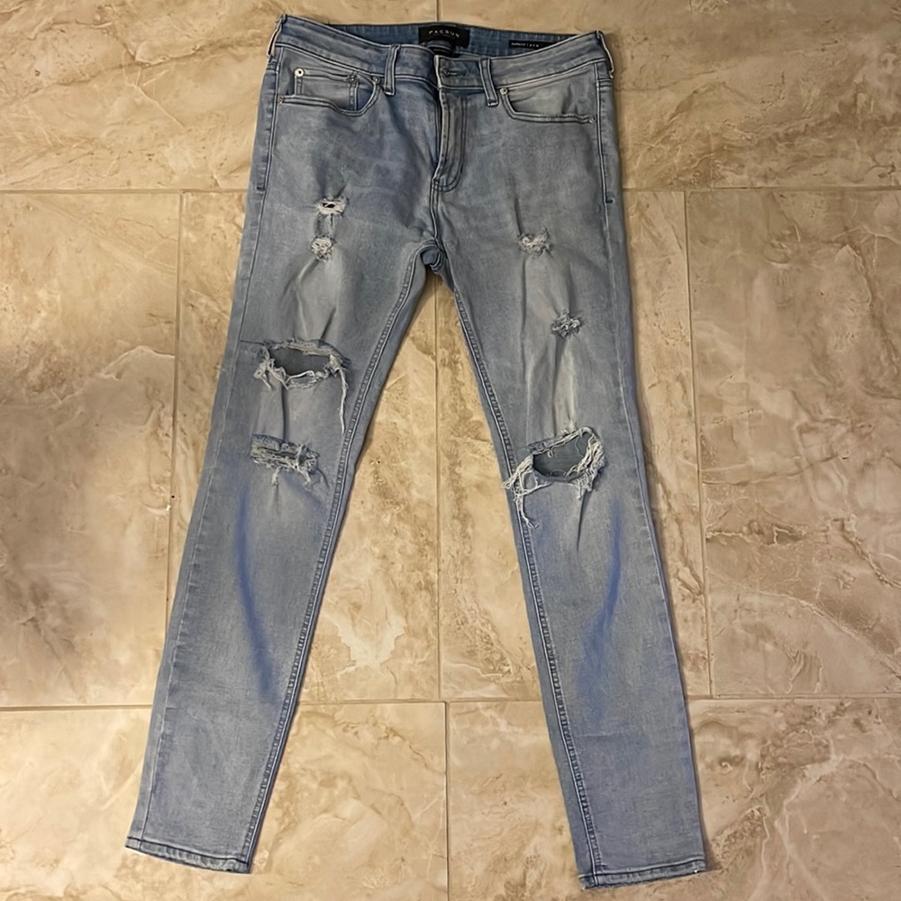 Like New Mens Distressed Jeans